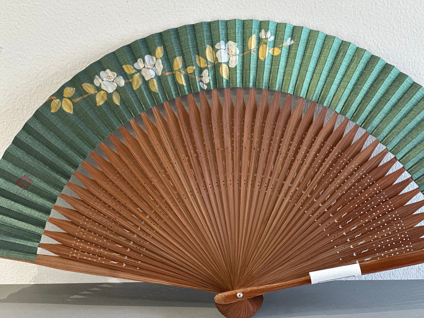 京扇子 椿 (婦人45間丁玉虫)