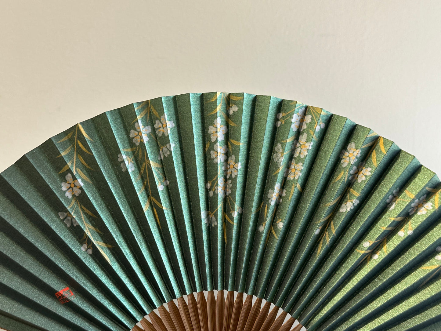 京扇子 枝垂桜 (婦人30間丁地銀)