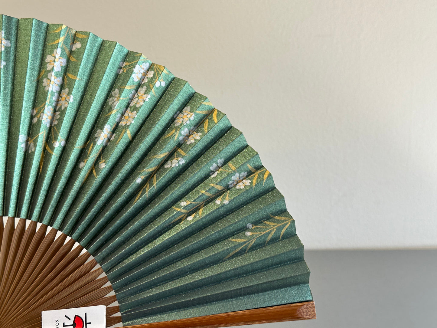 京扇子 枝垂桜 (婦人30間丁地銀)