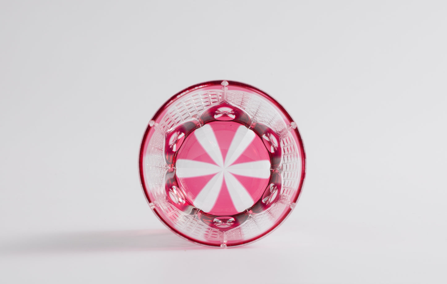 Edo Kiriko sake cup with chrysanthemum fan crest special (powder/crystal)