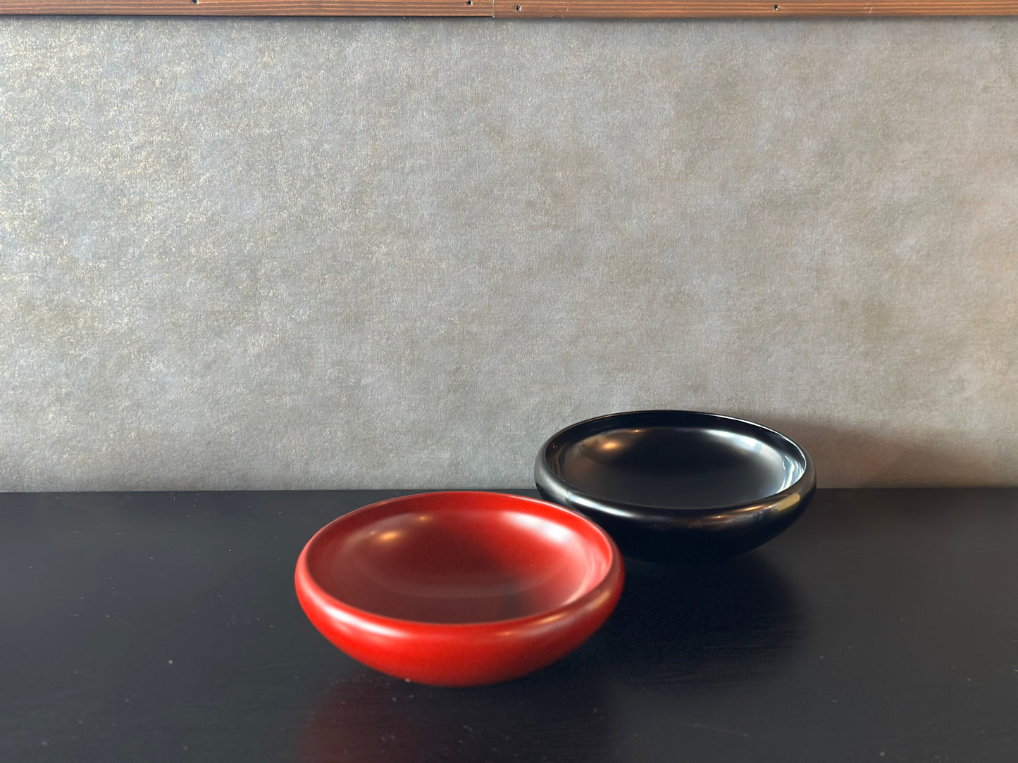 漆器　中皿（黒）(古代鉄鉢)  （商品１２番の色違い）　