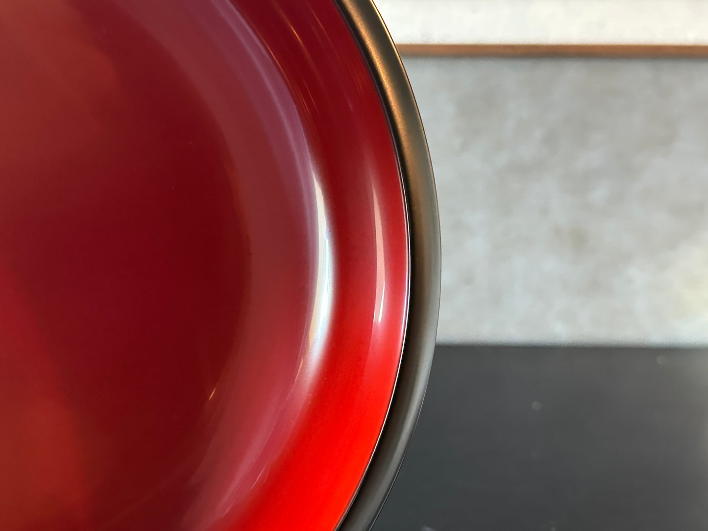 漆器　大皿（黒と赤）