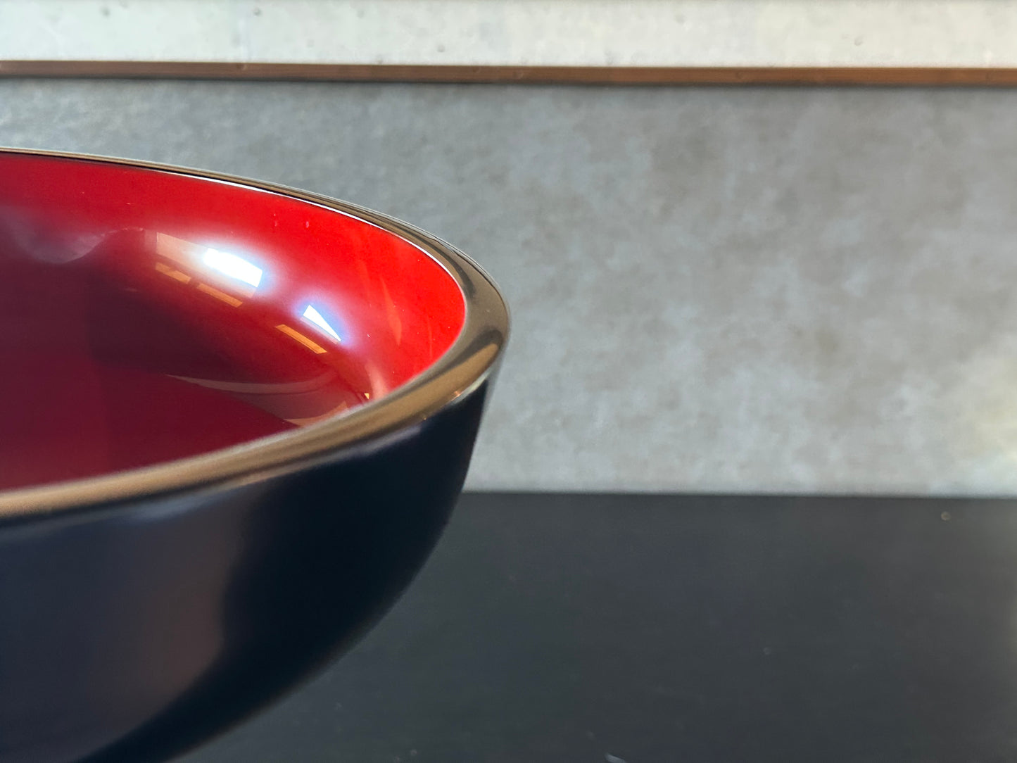 漆器　大皿（黒と赤）