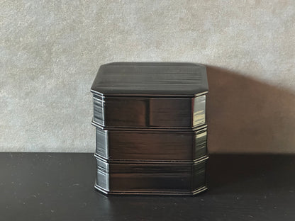 漆器　お重３段 (黒）