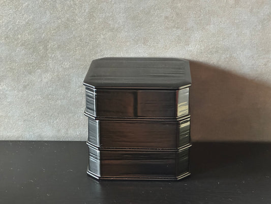 漆器　お重３段 (黒）