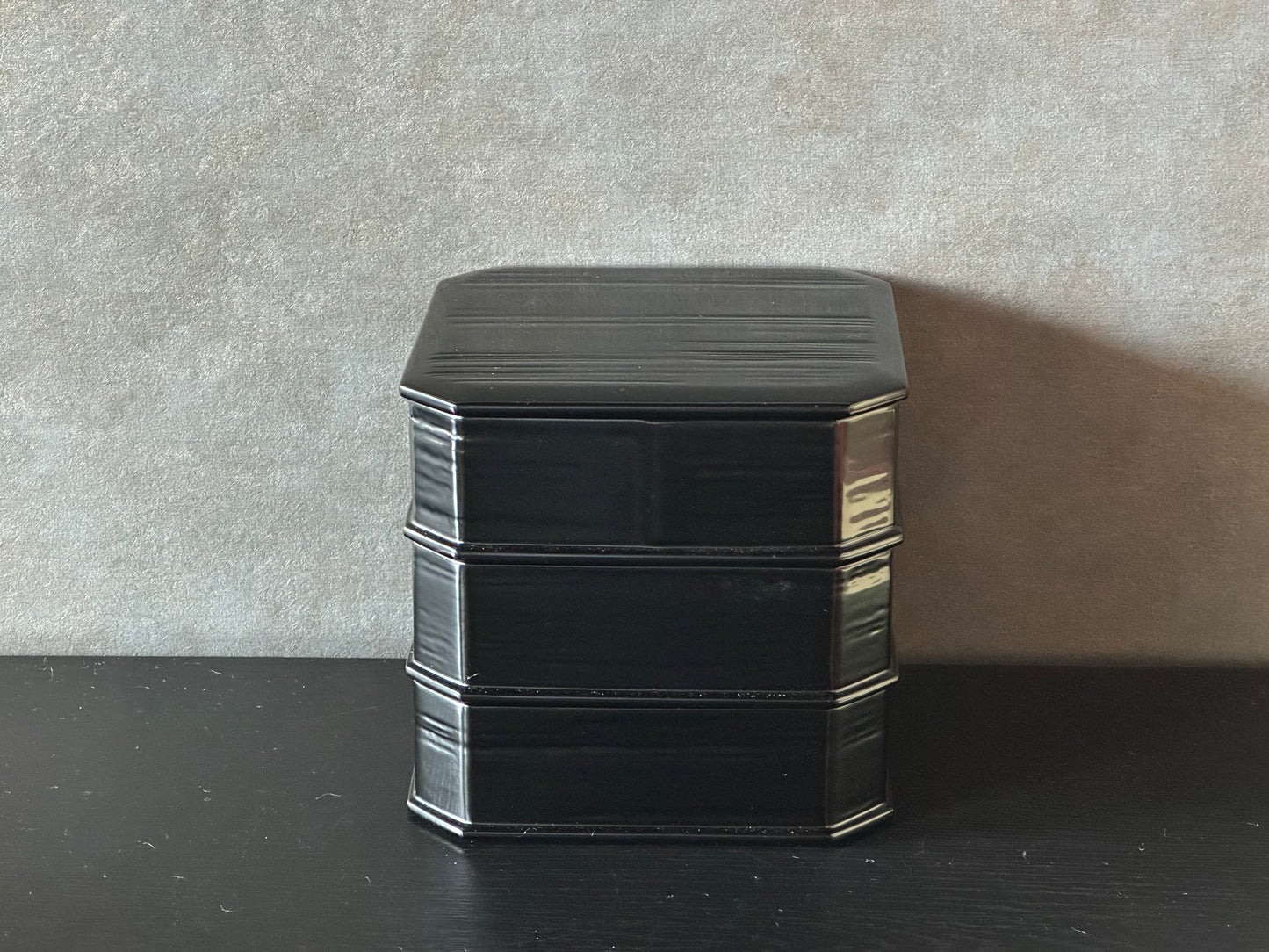 漆器　お重３段 (黒）