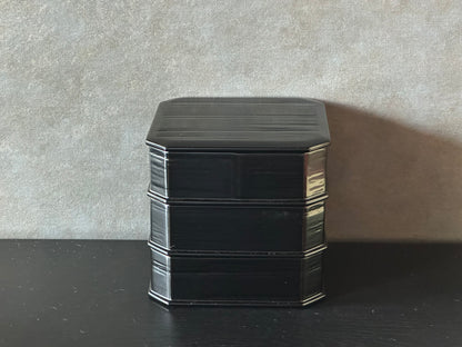 漆器　お重３段 (黒）