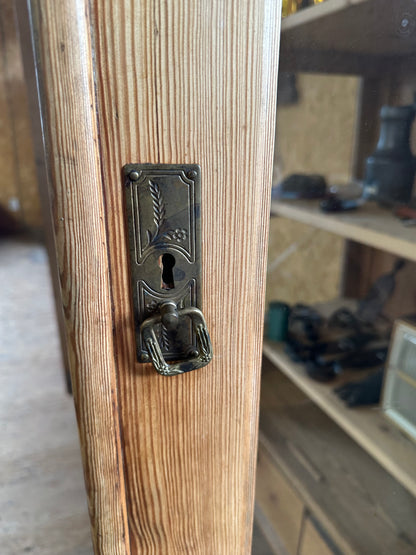 アンティーク家具_6_パントリーキャビネット